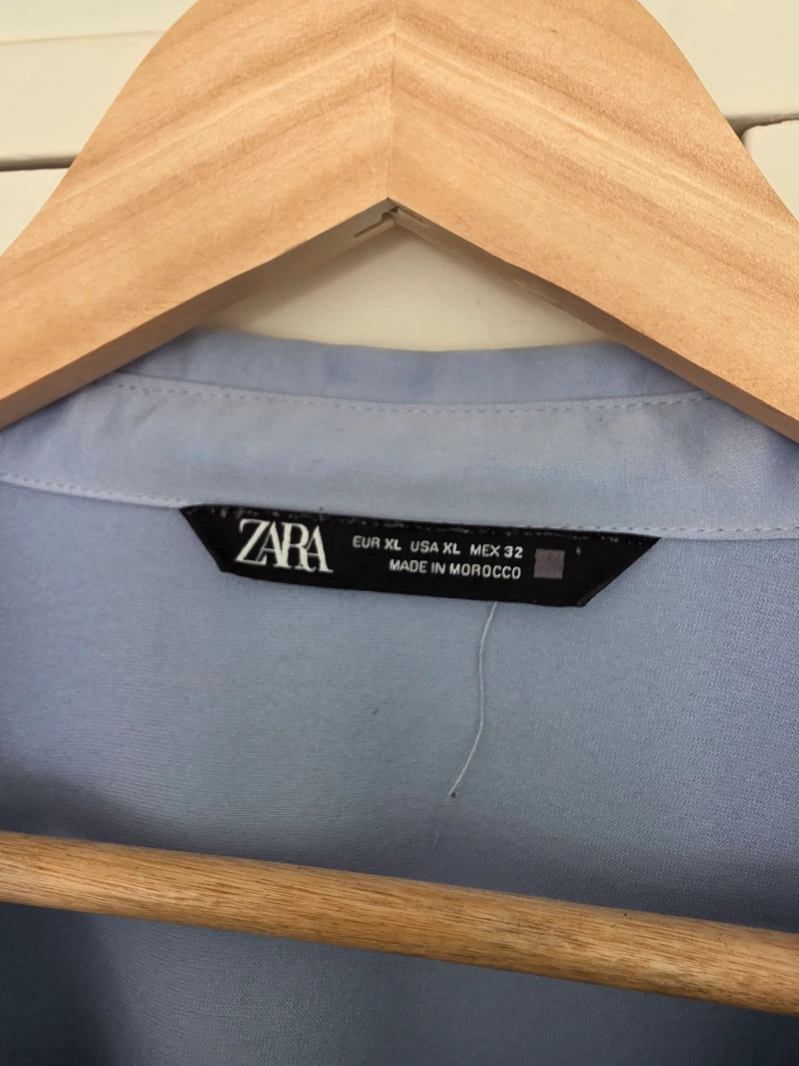 Blusa Azul Acetinada Folhos | Zara | T.XL – photo 5
